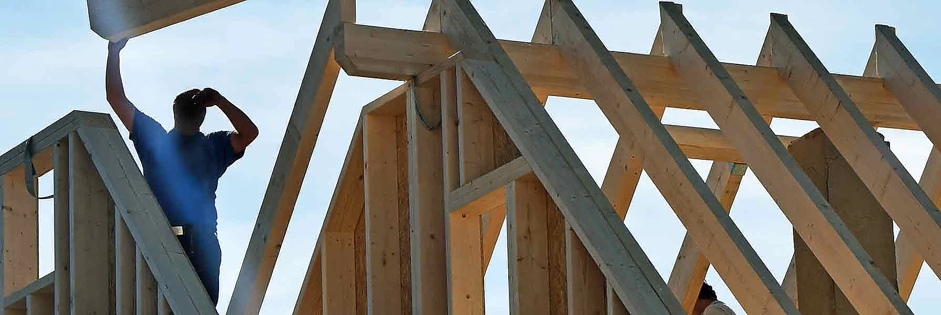 dachstuhlbau_71704223.jpg